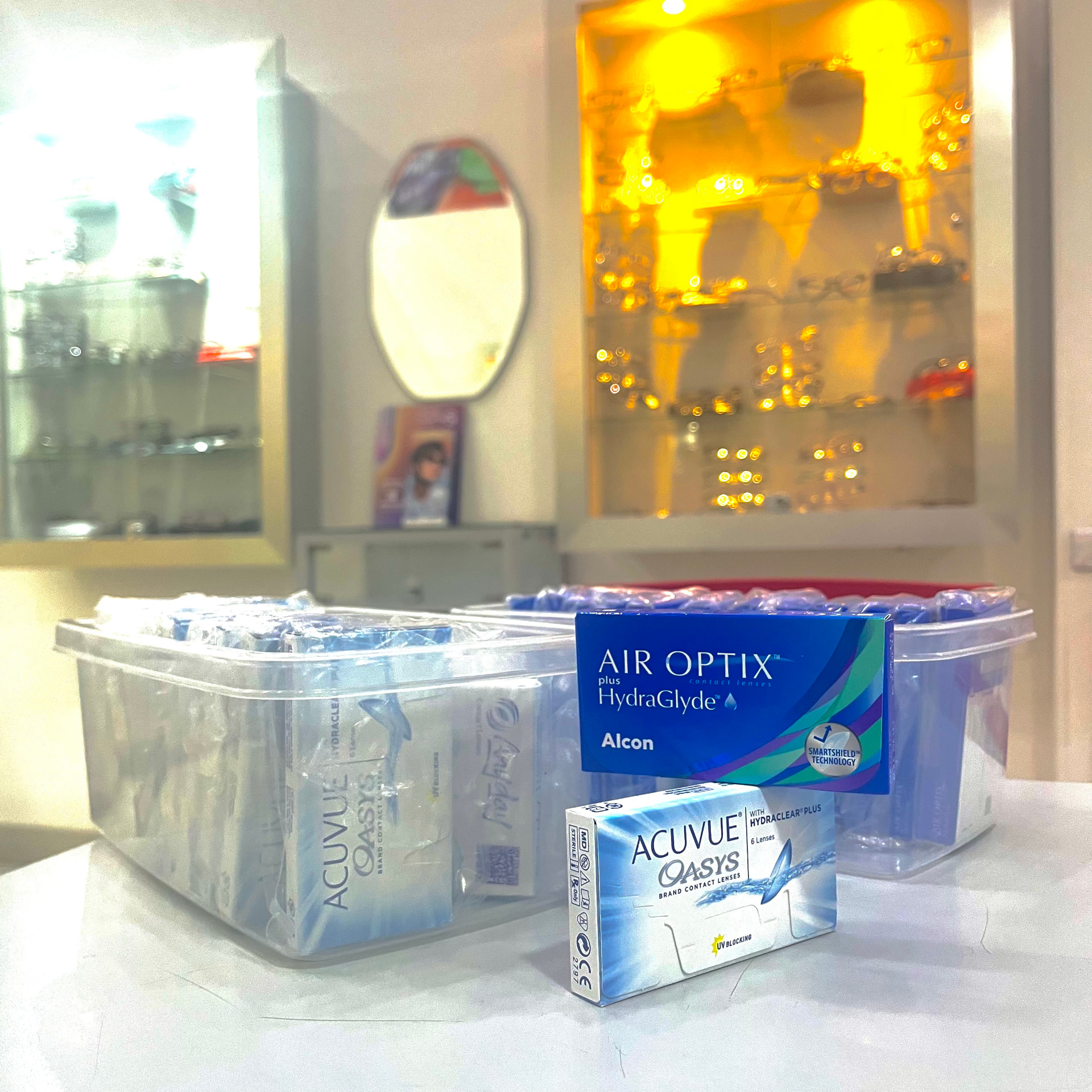 Lentes de contacto blandos y duros en Óptica Apolo, Bogotá